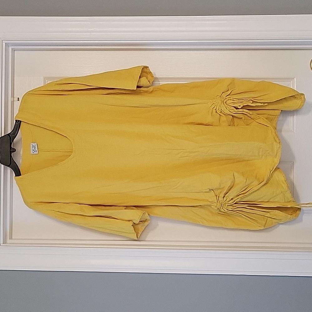 Funky yellow oversized shirt
